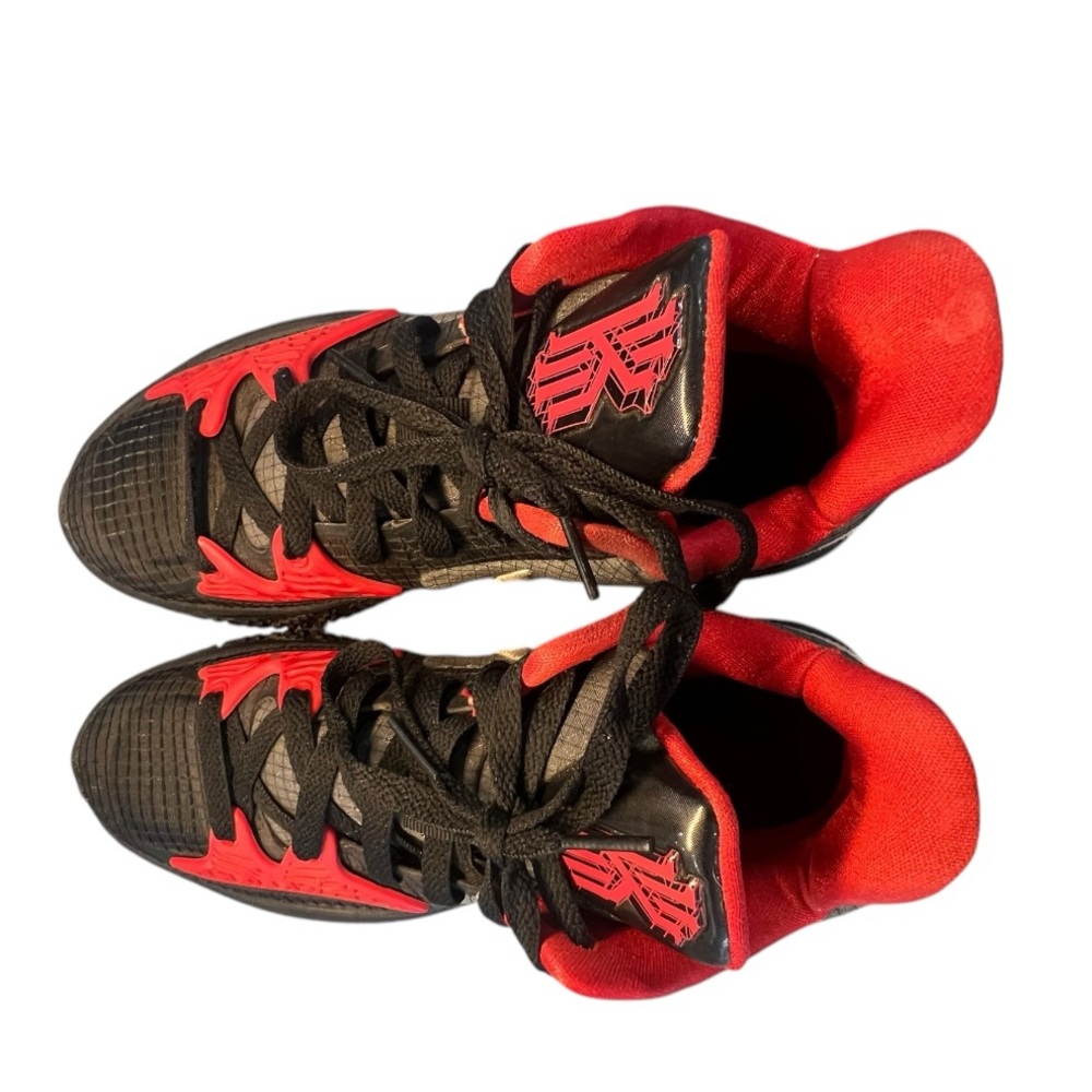 Nike Kyrie Low 4 Men’s Size 7 Bred Black University Red Basketball CW3985-006 - Picture 8 of 10